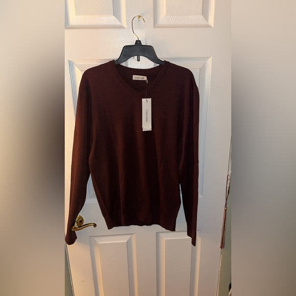 Men’s Calvin Klein V Neck Sweater - Picture 3 of 7